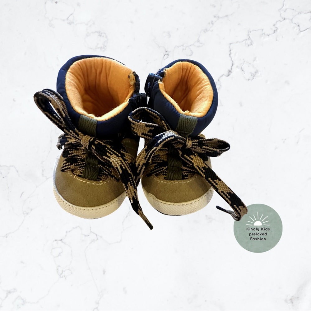 Koala Baby | size 1 BNWOT Little infant Crib shoes